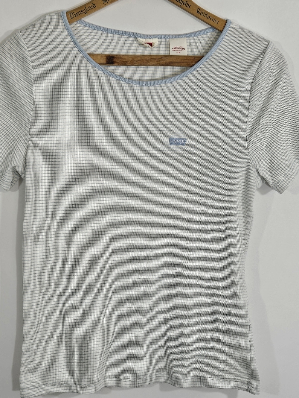 White and Blue Striped Cropped Tee Levi’s Women Size L Ribbed